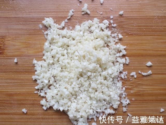 世界杯|排骨这样做,不用一滴油,简单省事还好吃,端上桌根本不够分