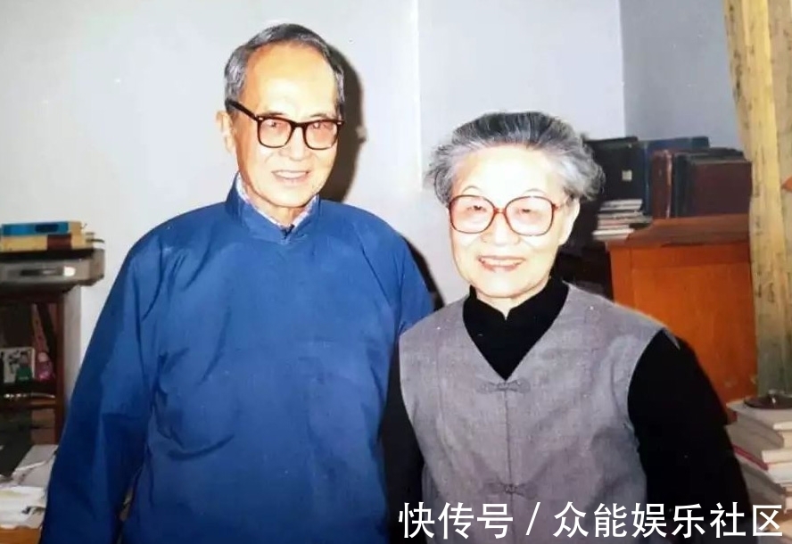 杨绛$钱钟书晚年时,怀揣巨款出去逛街,夫人杨绛主动给他当保镖
