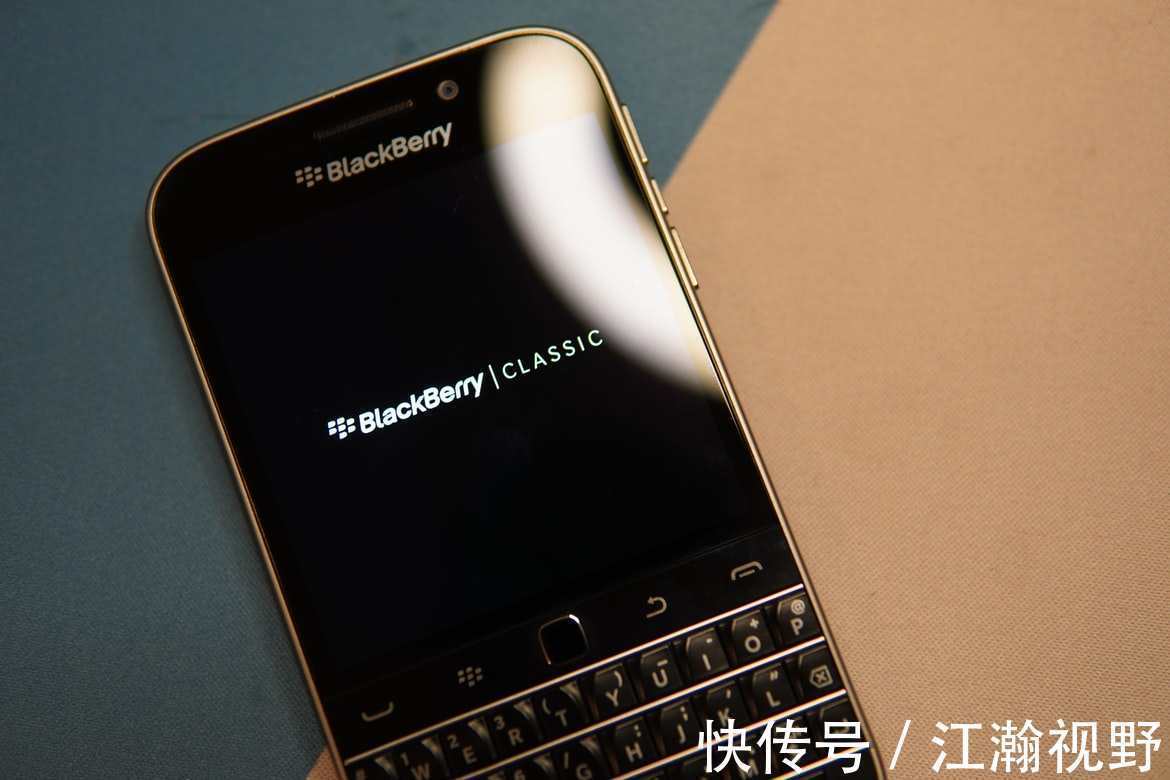 触屏|BlackBerry OS停止运行？一代神机到底输给了谁？