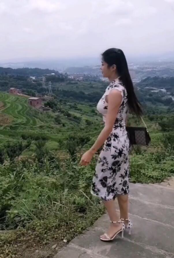 紧身裙 复古风的紧身裙,穿出了东方女人的美