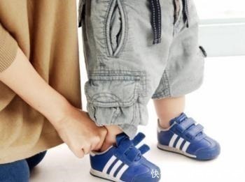 码数|5岁女孩“双脚变形”,因长期穿这种鞋,家长请及时收手!