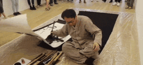 炮轰!作家余秋雨炮轰丑书:没有审美公德的佑护,美永远战胜不了丑