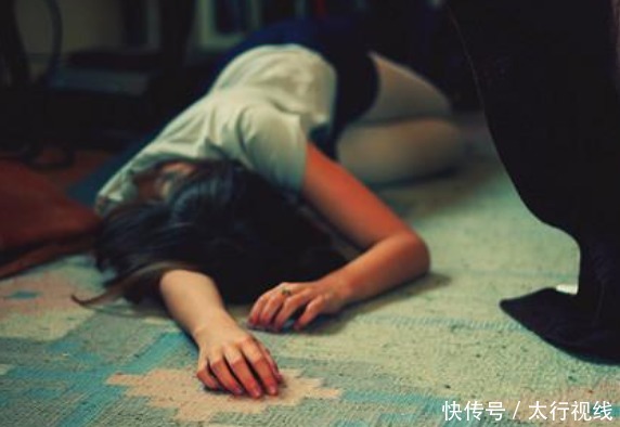 安德伍德|因患有难梳头发综合征,这个小女孩,拥有了爱因斯坦同款发型