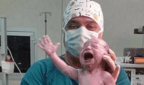 实习|“我真不怕痛!”顺产妈妈的“产后感”:在产房,尊严碎了一地