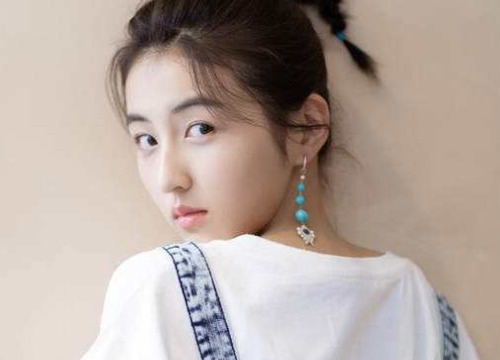 任重|向往的生活任重给张子枫擦脸获赞，得知他另一重身份，大有来头