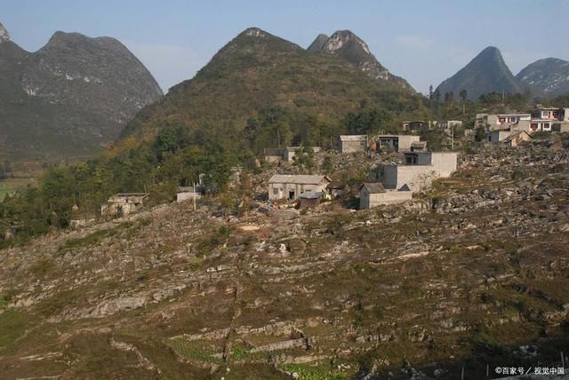 南歌子|登山诗词19首:山深自有云归处，化净心尘正好看