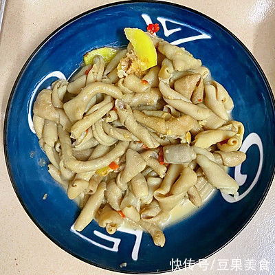 冬天的的味道，简单易做的清炒鹅肠不用烤箱照样能做