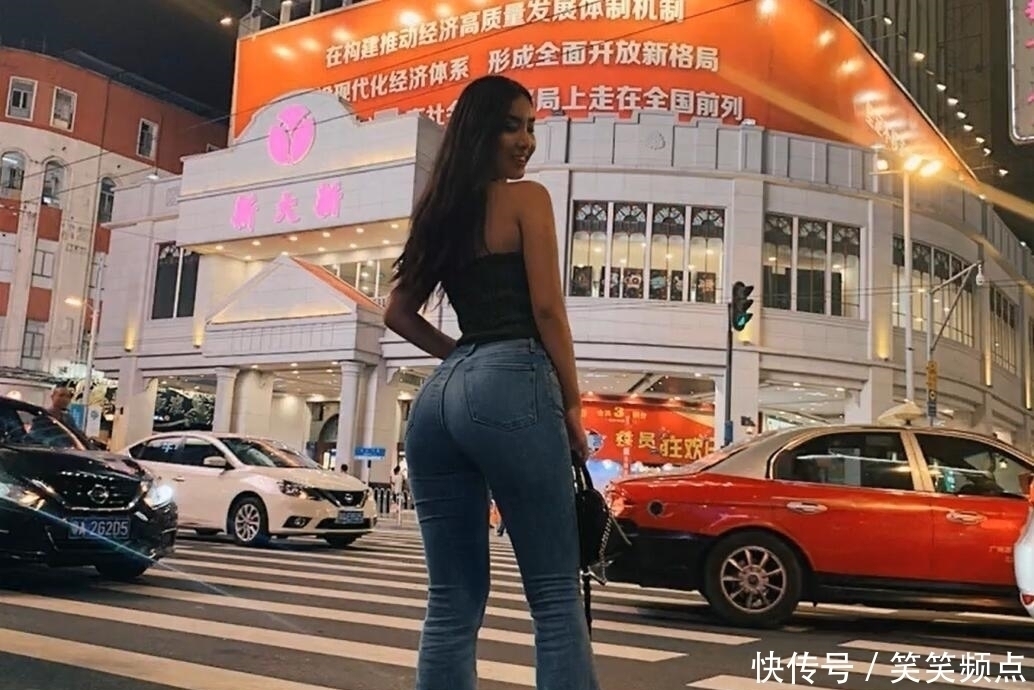 身材比例|健身网红与紧身牛仔裤结合,感受到欧美式的身材比例