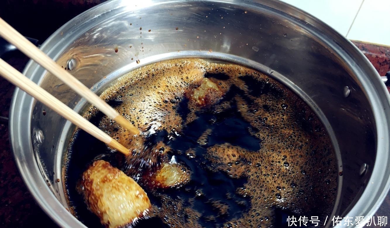 公公家里正做酱油鸡, 邻居闻到香味都跑我家问我酱油鸡的配方!