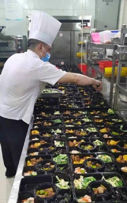 太下本|女子晒“隔离餐”，感叹一日三餐太丰盛，担心长胖，看看都吃点啥