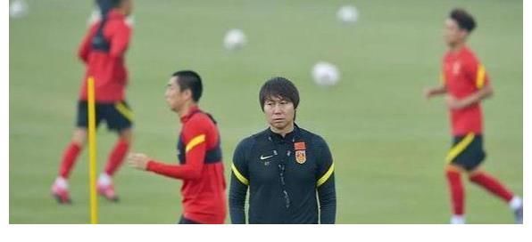 球迷|李铁用废了武磊,球迷嘲笑给好球员不会用,争二变成了3队争四
