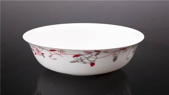 卖碗的人悄悄告诉我,逢年过节,家里添碗,三个问题要注意