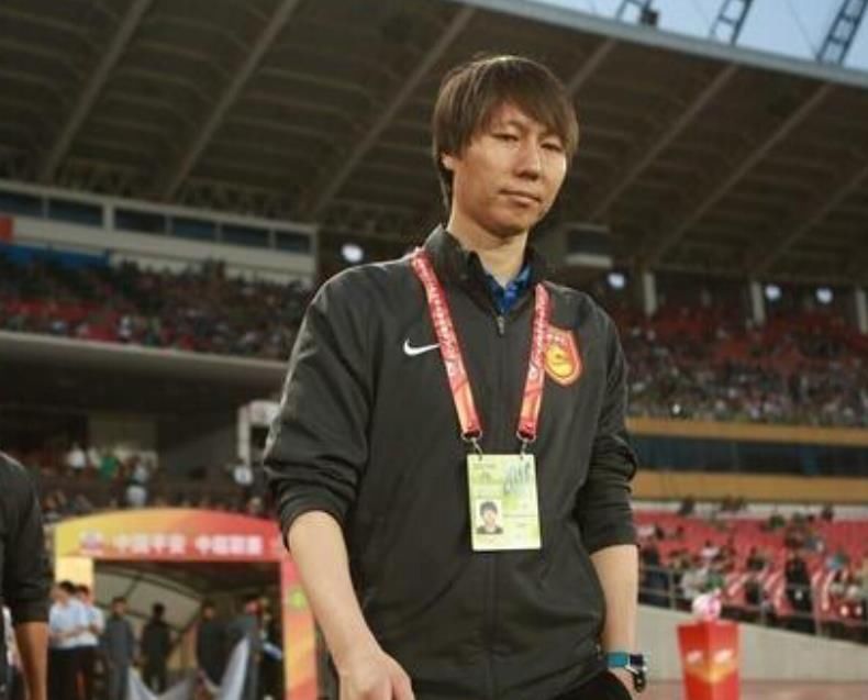 国脚|评价颇高！前国脚大赞李铁：他身上有种特殊人格，想不成功都难