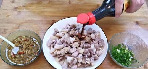 爱吃猪脚的一定要收藏，学会这种家常做法，一大盘都不够吃