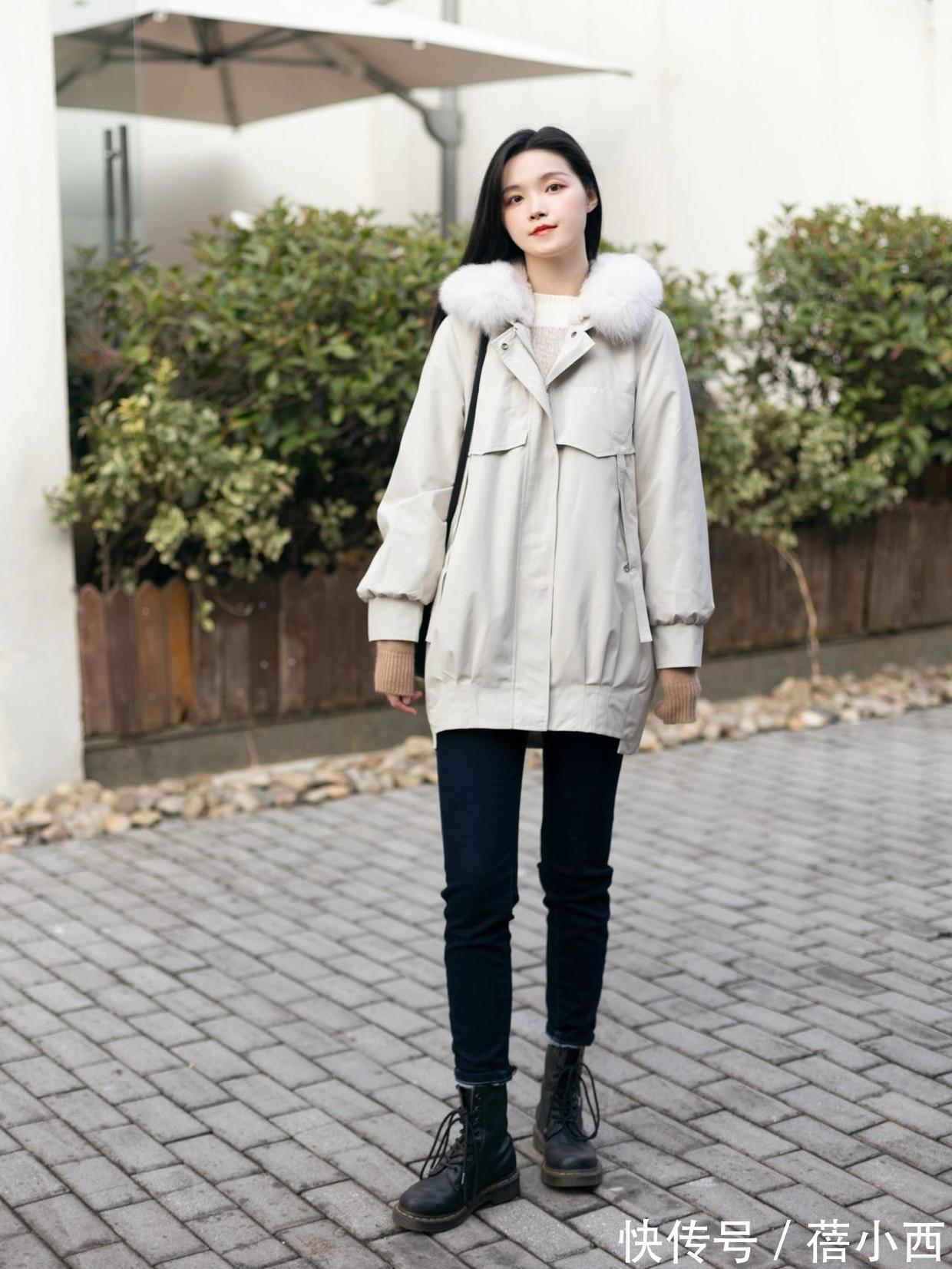 时髦 时髦的女人,衣橱里一定有“羽绒服”,搭配牛仔裤、半身裙很洋气