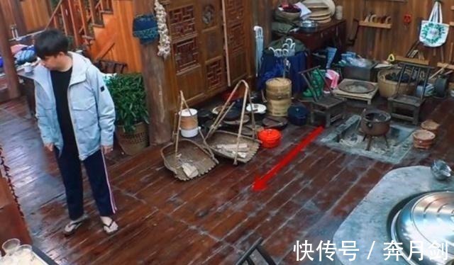 《向往的生活》中真正干活之人说漏了嘴，何炅迅速补救却已来不及