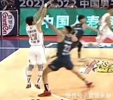 韩德君|闫军帮孙铭徽逃过7场+20万!韩德君冤枉,最该被罚的仍然安然无恙!