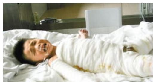 危险|3岁男童掉入油锅,原因竟是一次“玩笑”,家长还不引起重视