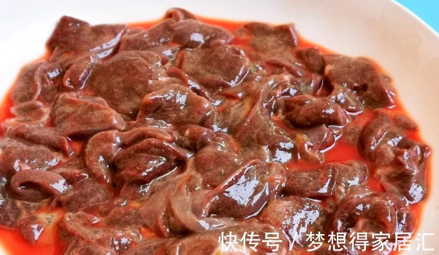 猪肝|爆炒猪肝,焯水去腥是大忌,教你正确做法,猪肝嫩滑不柴不粉