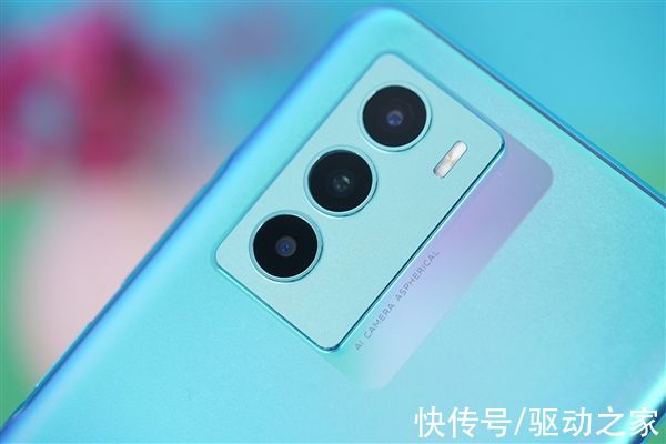 cpu|120Hz高刷+5000大电池 vivo T1电光青图赏