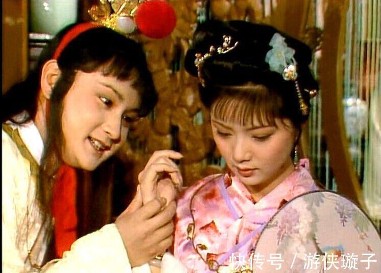 暴怒$薛宝钗暴怒!不因被嘲像杨妃,而是贾母羞辱她太狠,宝玉还神补刀