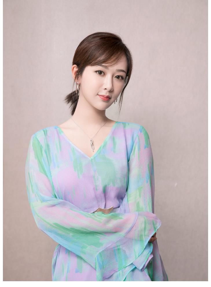 |杨紫能讲笑话热场,能帮成毅救活《沉香如屑》,偏偏救不了自己