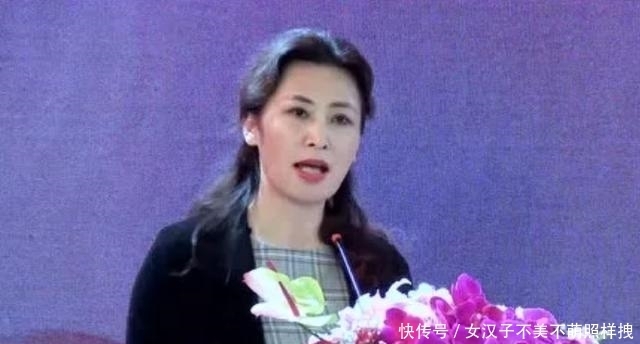 汕头大学现任女校长: 美貌与实力并存, 现已50多岁的她赢得学生认可