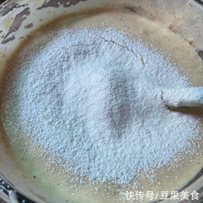 好吃到流泪的养生古早红枣坚果蛋糕,连吃三天都不够