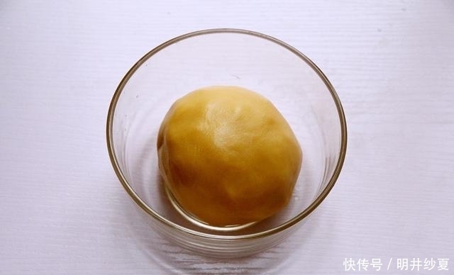 在家|中秋将至教大家在家制作月饼,香甜软糯,低脂营养还健康