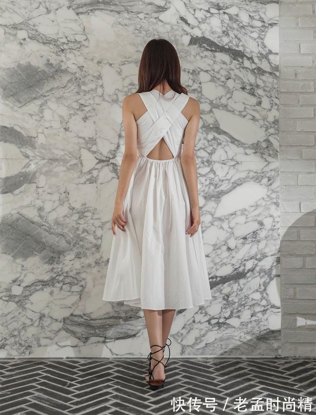 版型|白色连衣裙简单的设计,穿上后瞬间设计感十足,也十分减龄
