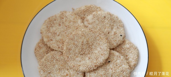 山药加入苹果,做好吃的小饼,一口一个,比蛋糕健康多了