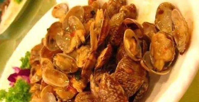 红烧狮子头,虎皮凤爪,锅塌豆腐,黄豆酱炒花蛤的做法