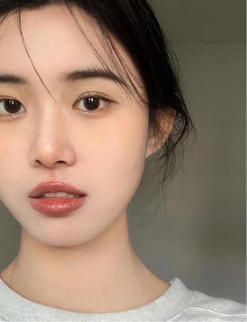 rush|别再嫌弃平价口红了,这几支好看又温柔,拿来当试色都不嫌贵!