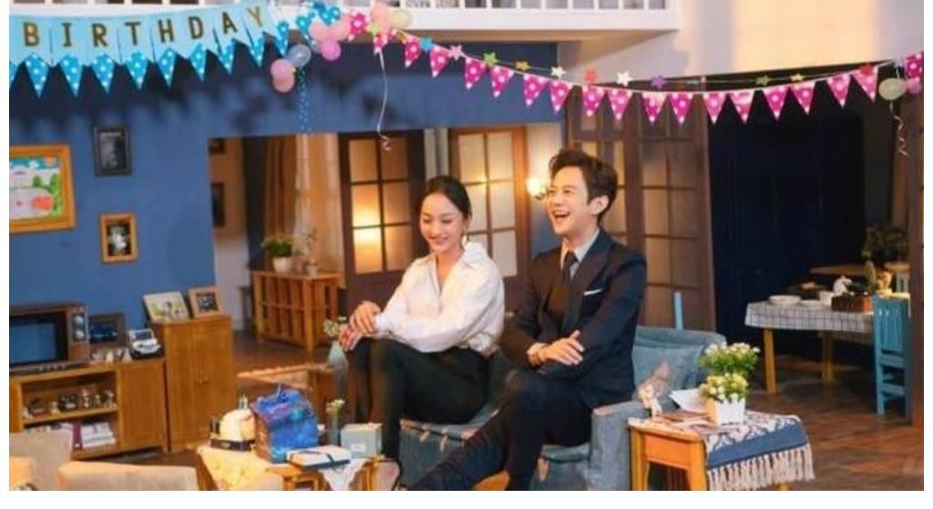 何炅憋屈?在乌镇抱着周迅痛哭后,又与魏大勋张艺兴现身朗读会