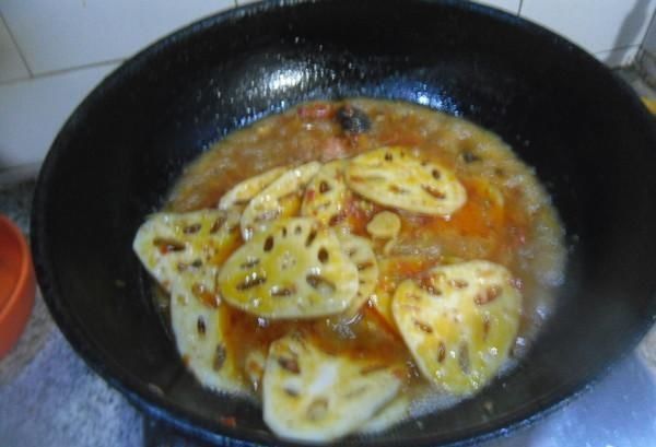 木耳加一物,金子都不換,常吃排出體內(nèi)毒素,大肚腩悄悄不見