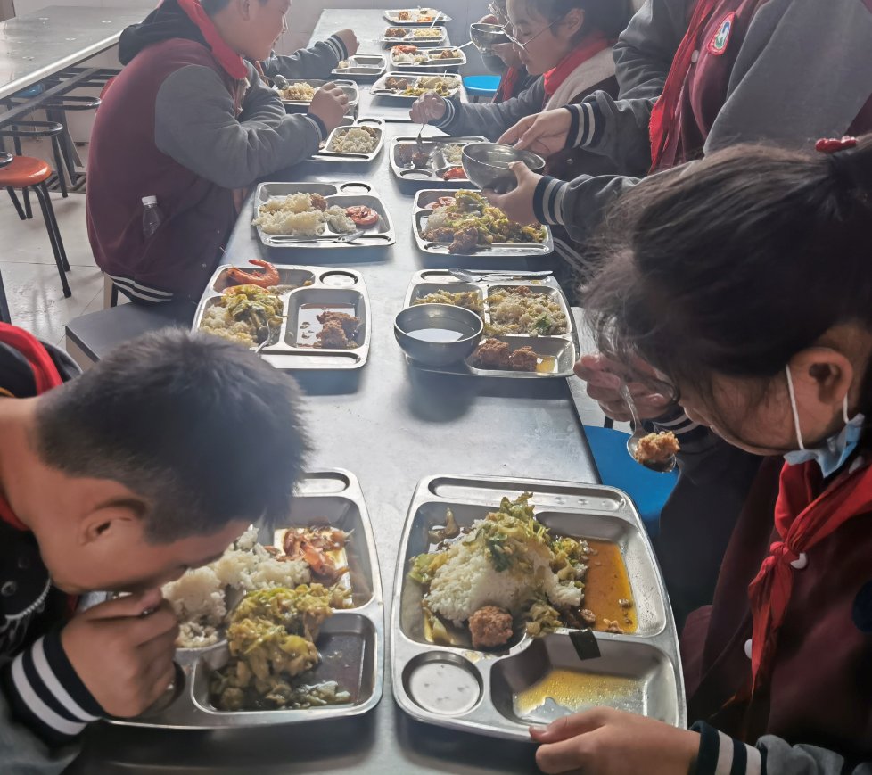 孩子们|龙河小学全面保障师生健康饮食，只为守护“舌尖上”的健康