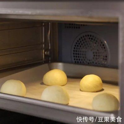 口感|蓬松爆浆！口感绝对惊艳的日式冰奶酪面包