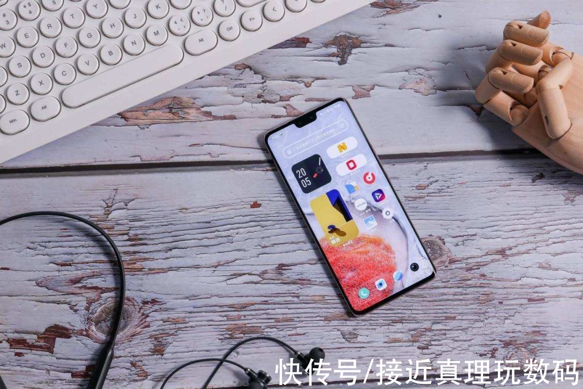 ufs3.1闪存|曾经以自拍为主打的vivo S系列，这次更全能了？