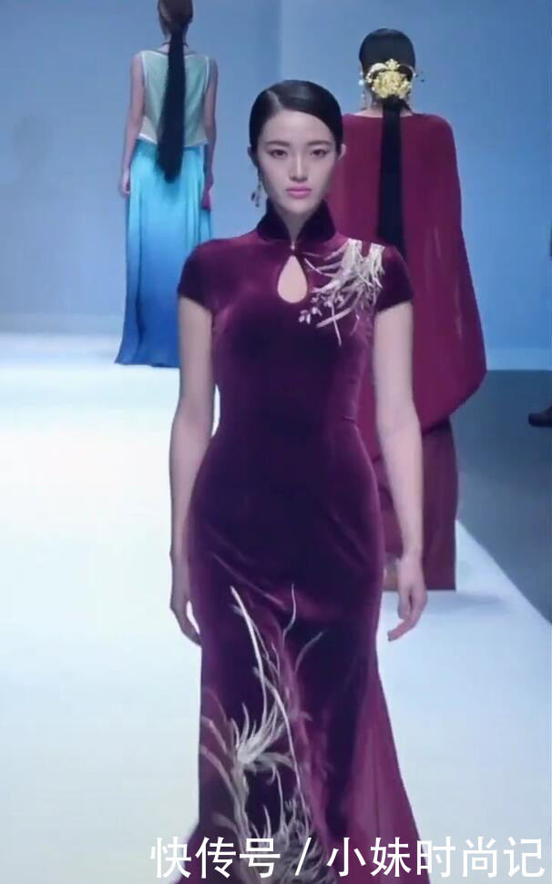 经典|经典的改良旗袍, 呈现在T台上, 依然风韵十足!
