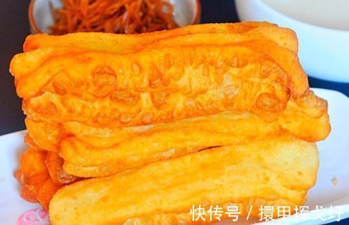 炸油条,学会这个配方和做法,保证蓬松酥脆,个个空心