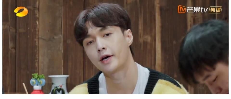 芳心|《向往的生活5》张艺兴即兴弹唱，俘获无数观众芳心，成功出圈！