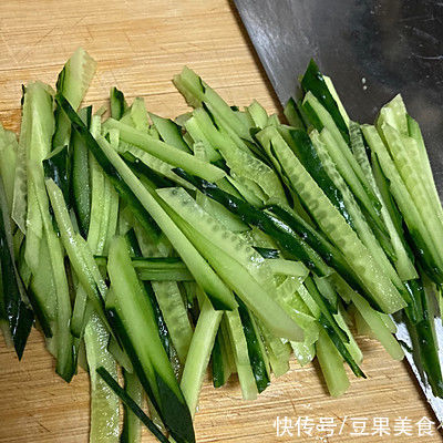 凉拌豆腐皮|营养和美味，都在这道凉拌豆腐皮里