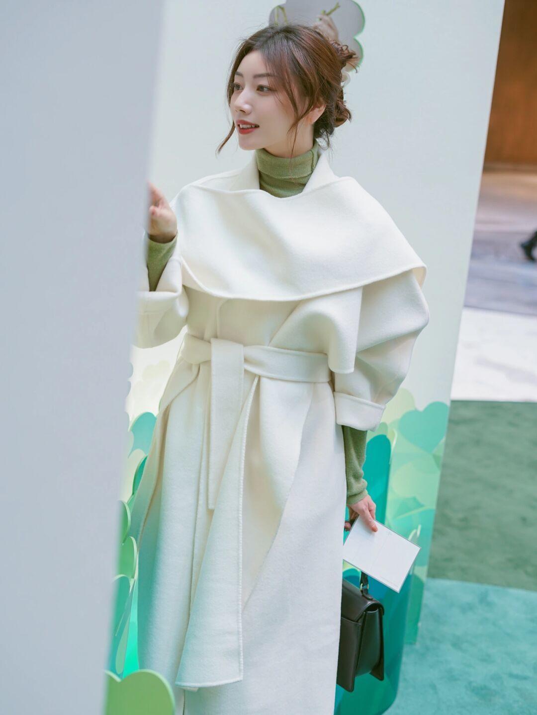 博主 这些才是“大衣”的高级穿法,简约大方又显气质,精致时髦