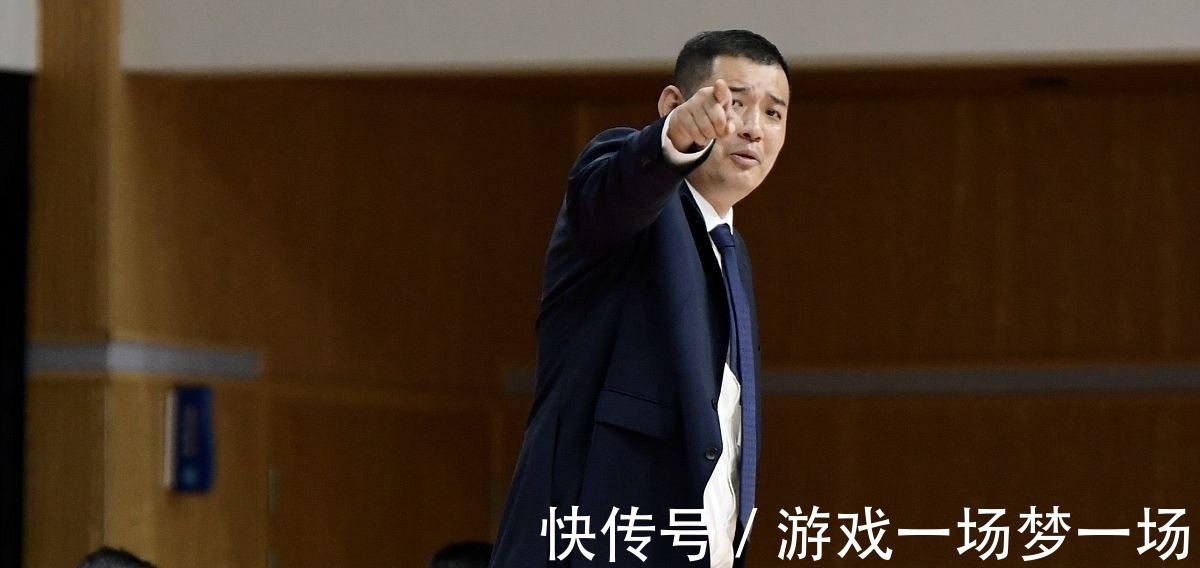 机组|央视转播也无法挽回球迷,CBA劲旅押丁彦雨航出错,这赛季白瞎了