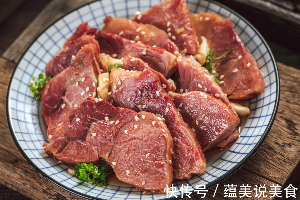 做酱牛肉，不要再焯水了，老师傅教你正确做法，酱香浓郁不柴不腥