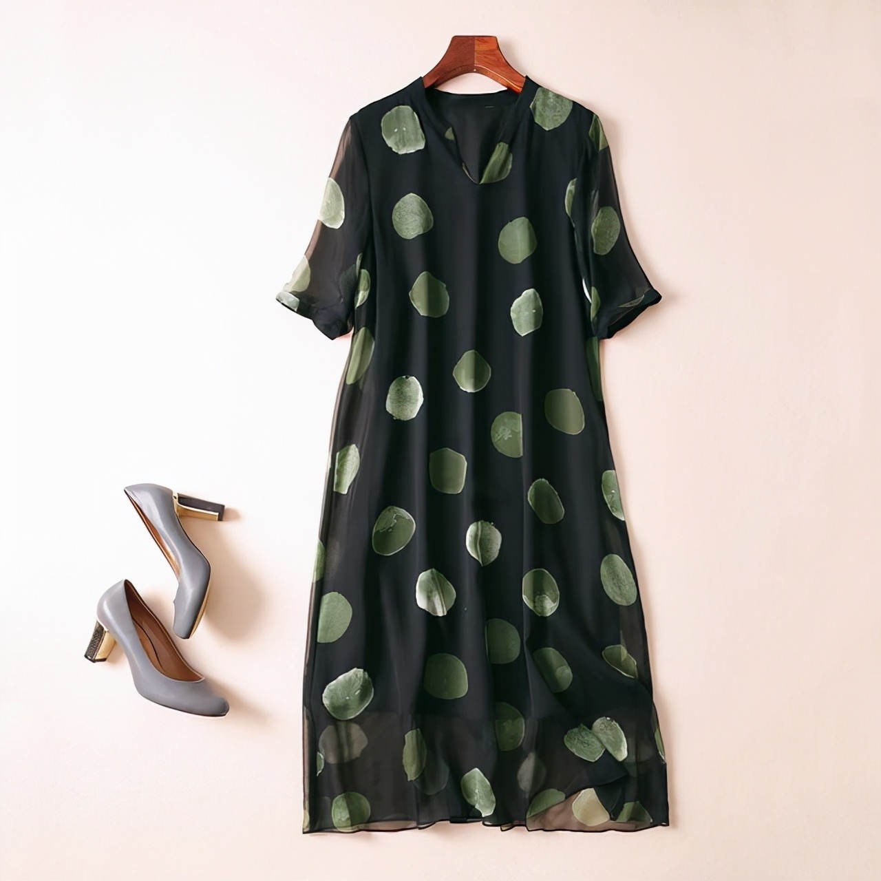 裙身|女人年过三十不年轻没关系,但往后就得有气质韵味连衣裙精致自己