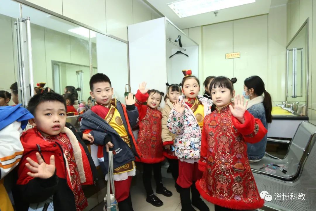 大幕拉開！2022跨年盛典開啟錄制！一起為孩子們加油！