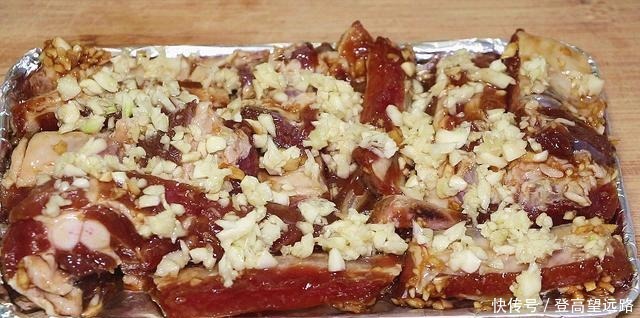 爱吃排骨的要收藏,掌握这个特色做法,连挑食的人都爱吃,超简单