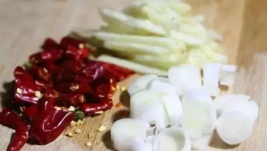 鸡蛋别再煮着吃了,试试这个做法,营养好吃不腻