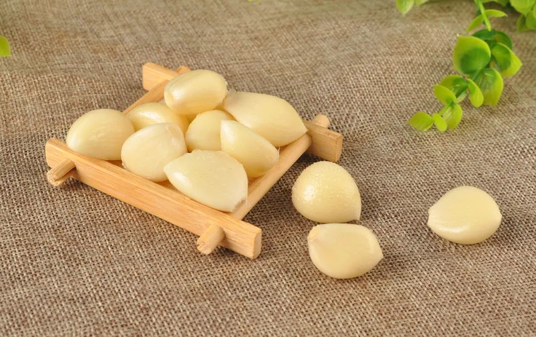 好处|大蒜切两片,没事儿在眉毛上面擦一下,有哪些不为人知的好处?